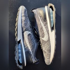 Nike Men's Air Max Flyknit Racer Sneaker in  Black/White (9.5)